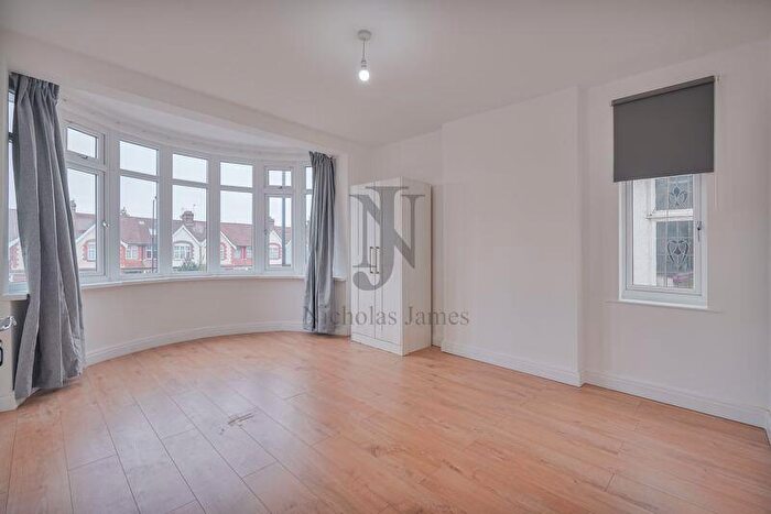 2 Bedroom Flat To Rent In Great Cambridge Road, London, N17