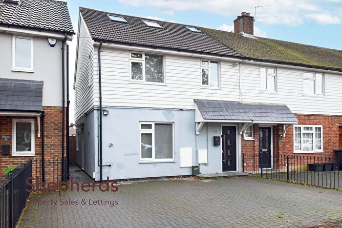 2 Bedroom Maisonette For Sale In Hargreaves Avenue, West Cheshunt, EN7
