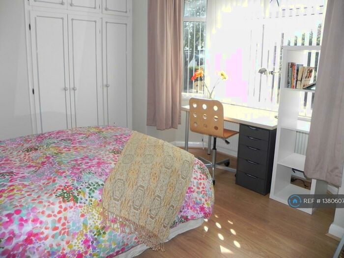 3 Bedroom Semi-Detached House To Rent In Inglemire Lane, Hull, HU6