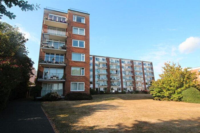2 Bedroom Apartment To Rent In Parkstone Road, Poole, BH15