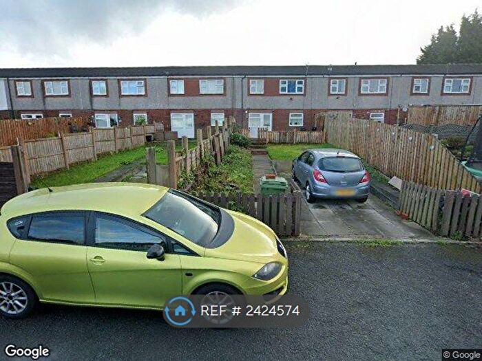 3 Bedroom Terraced House To Rent In Poynter Walk, Oldham, OL1