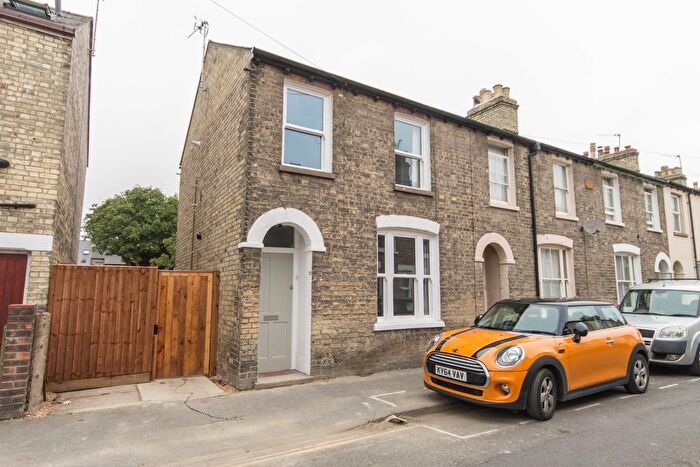 2 Bedroom End Terrace House To Rent In Hemingford Road, Cambridge, CB1