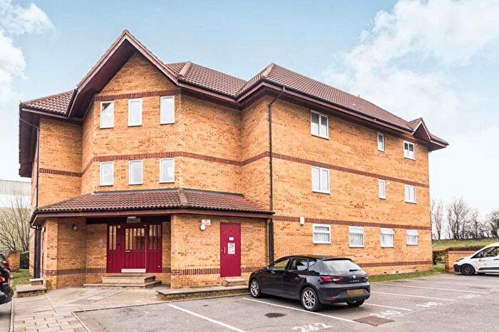 2 Bedroom Flat To Rent In Frobisher Road, Erith, DA8