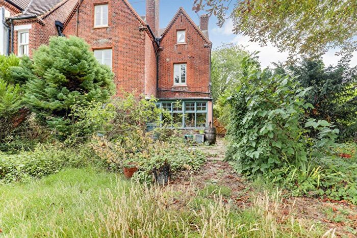 6 Bedroom Semi-Detached House For Sale In River Hill, Bramford, IP8