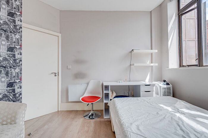 Studio To Rent In Lithos Mansions, Finchley Road, London, NW3