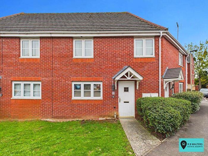 2 Bedroom Maisonette For Sale In Tolsey Gardens, Tuffley, GL4