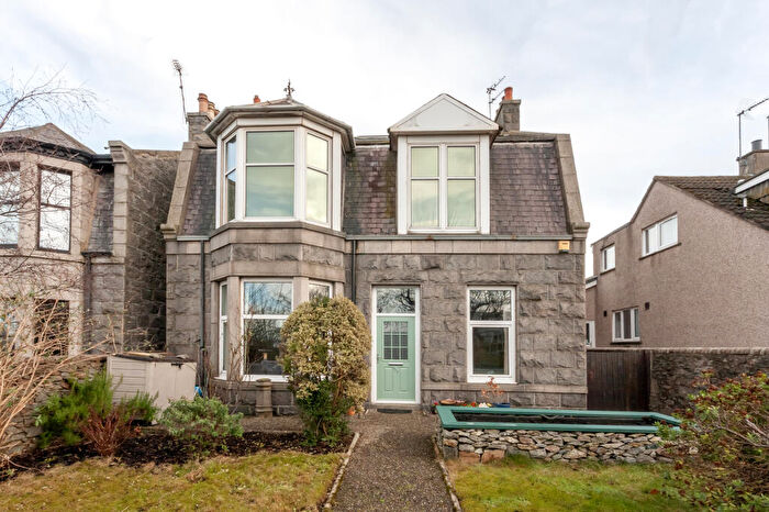 2 Bedroom Flat For Sale In Lower Flat, Wellington Road, Aberdeen, AB12