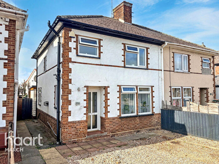 3 Bedroom Semi-Detached House For Sale In Wisbech Road, March, PE15