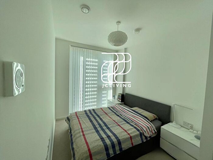 2 Bedroom Flat To Rent In Corsican Square, London, E3