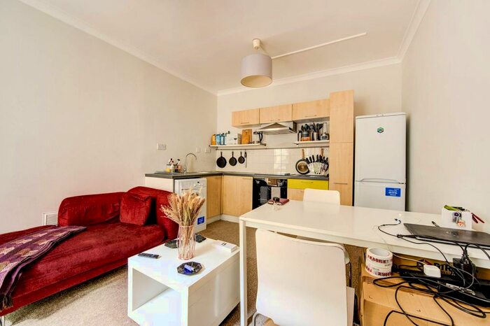 1 Bedroom Studio To Rent In Philbeach Gardens, Earls Court, London, SW5