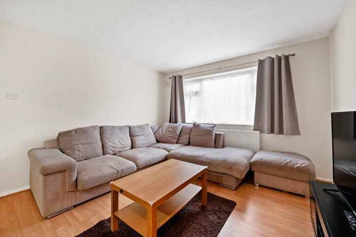 1 Bedroom Flat To Rent In Leigham Close, Streatham Hill, SW16