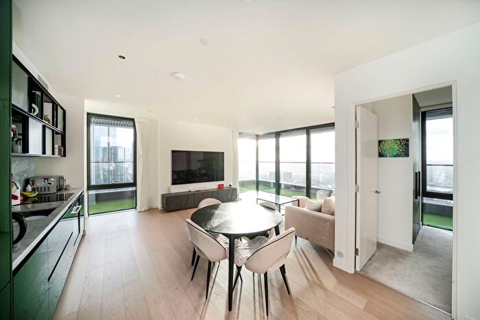 2 Bedroom Flat For Sale In Bagshaw Building, London, E14