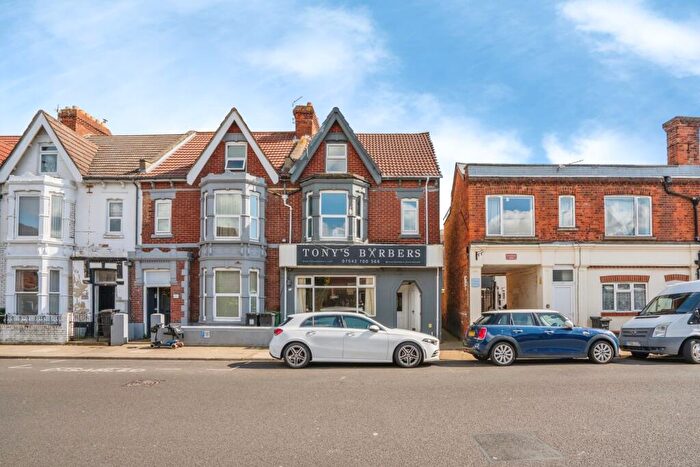 2 Bedroom Maisonette For Sale In Gladys Avenue, Portsmouth, Hampshire, PO2