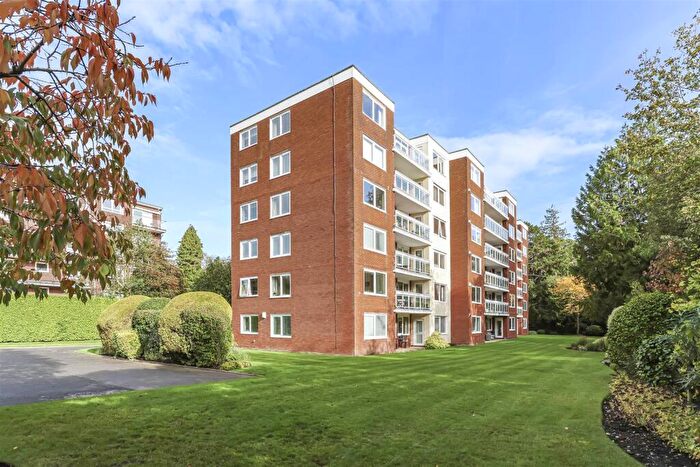 3 Bedroom Flat For Sale In The Avenue, Poole, BH13