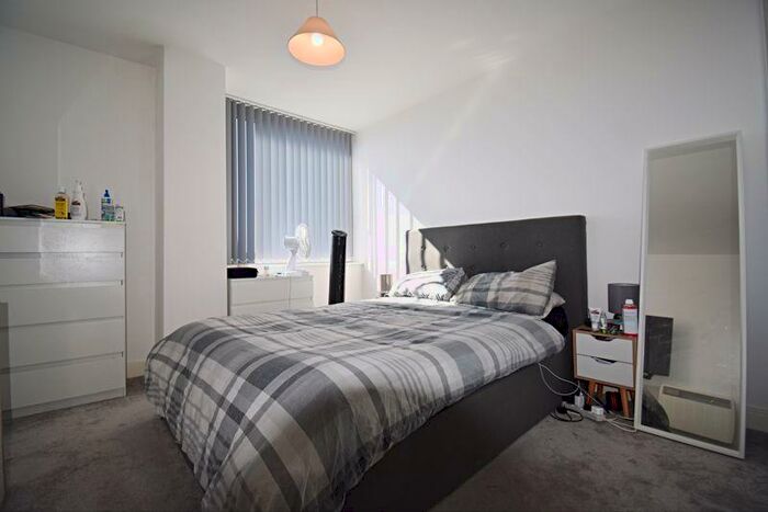 1 Bedroom Flat To Rent In Th Floor, Churchill Place, Churchill Way, Basingstoke, RG21