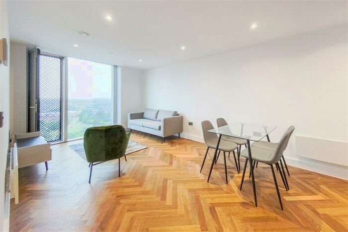 2 Bedroom Apartment To Rent In East Tower, M15