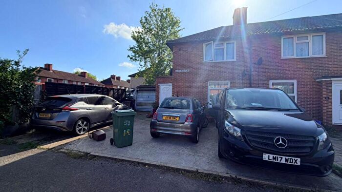 3 Bedroom Semi Detached House For Sale In Tewkesbury Road, Sutton, Carshalton, Surrey, SM5