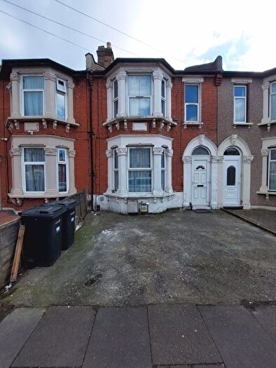 2 Bedroom Flat To Rent In Windsor Road, Ilford, IG1