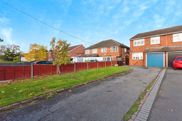 3 Bedroom Semi Detached House For Sale In Haslucks Green Road, Shirley, Solihull, B90
