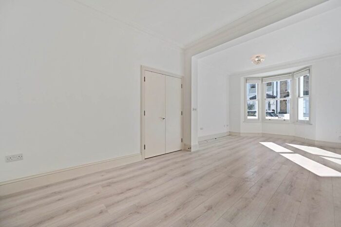 4 Bedroom End Of Terrace House To Rent In Cobbold Road, London, W12