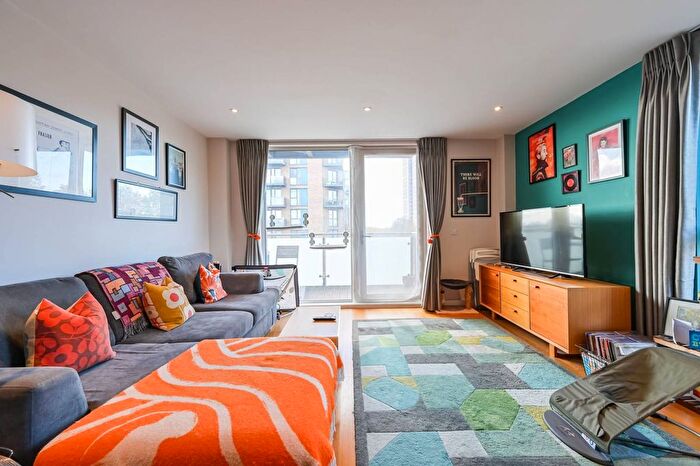 2 Bedroom Flat For Sale In East Central Apartments, Station Approach, Walthamstow, London, E17