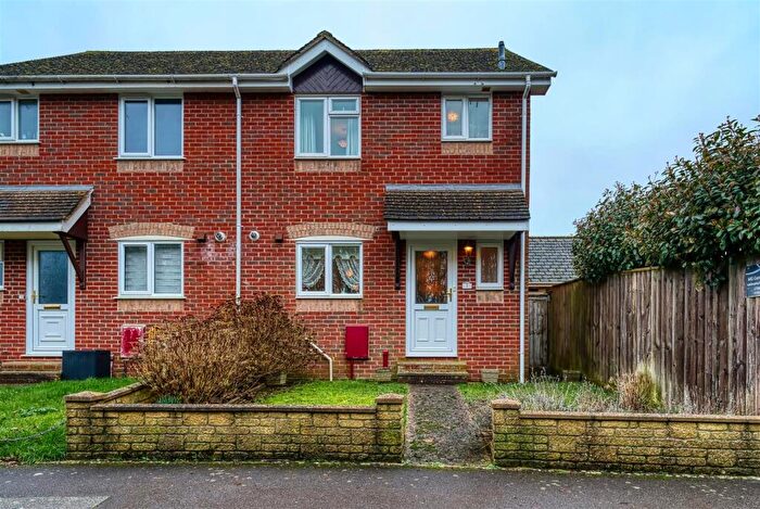 3 Bedroom Semi Detached House For Sale In Woodmills Close, Stalbridge, DT10