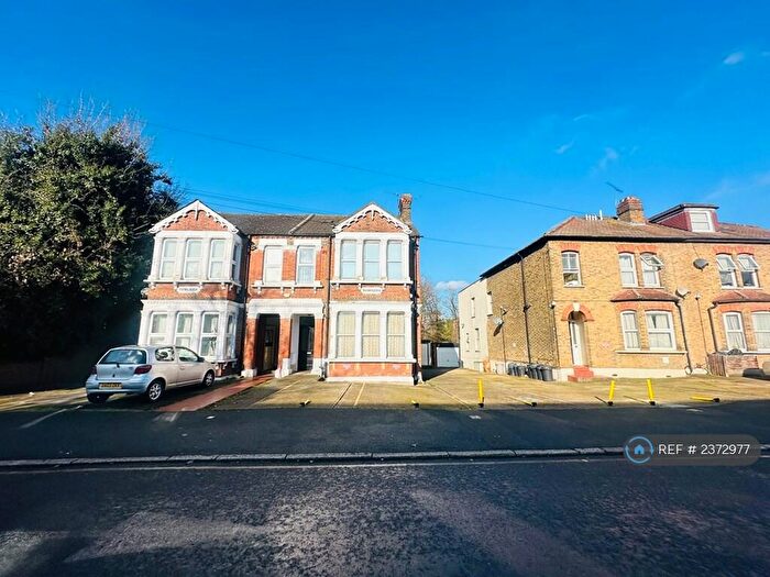 Studio To Rent In Eastern Avenue, London, RM1