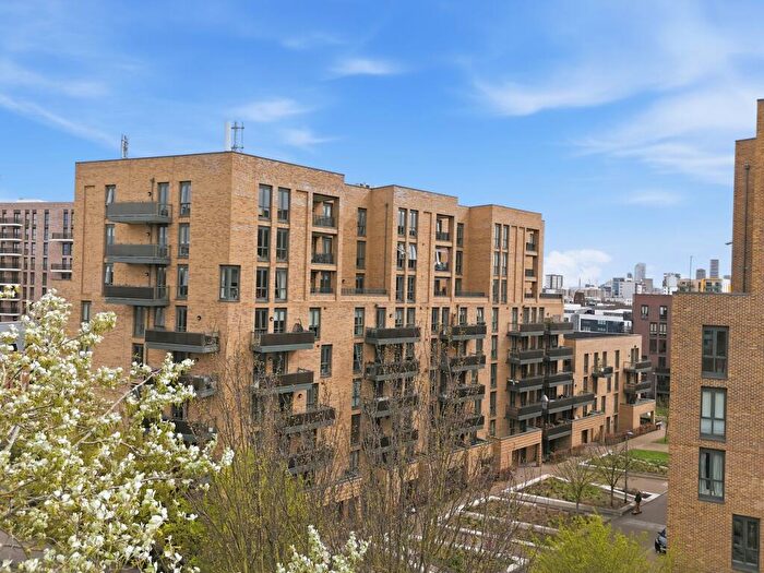 2 Bedroom Flat For Sale In Lanyard Court, Bow, E3