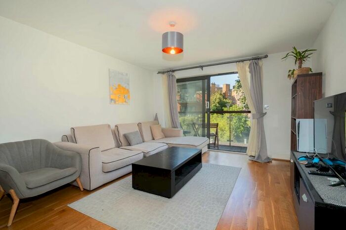 3 Bedroom Flat To Rent In Montaigne Close, London, SW1P