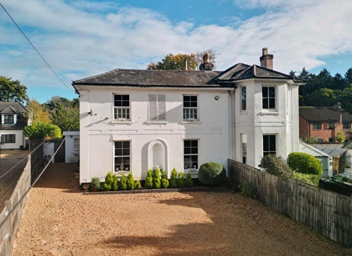 4 Bedroom Semi Detached House For Sale In Moorhill Road, West End, SO30