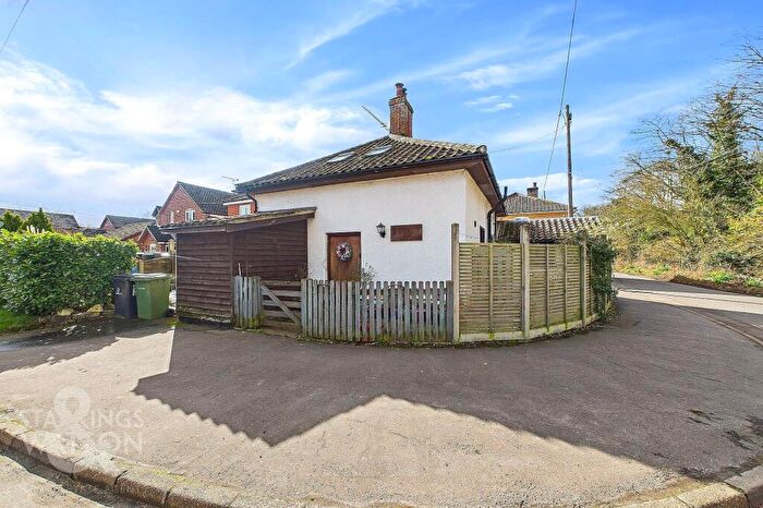 2 Bedroom Cottage For Sale In Carbrooke, Thetford, IP25