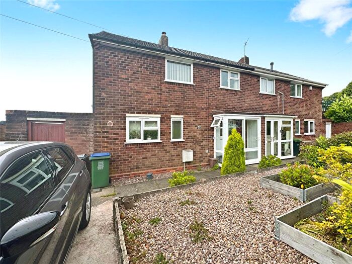 3 Bedroom Semi-Detached House To Rent In Hawfield Road, Tividale, Oldbury, West Midlands, B69
