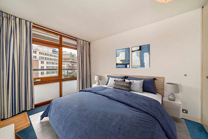 2 Bedroom Flat For Sale In Defoe House, Barbican, EC2Y