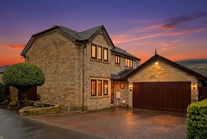 4 Bedroom Detached House For Sale In Hollin Way, Rawtenstall, BB4