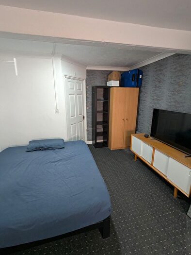 Studio To Rent In Perth Road, Ilford, Gantshill, Ig6