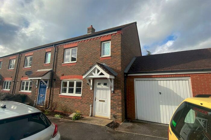 2 Bedroom Semi-Detached House To Rent In Dickins Lane, Petersfield, GU31