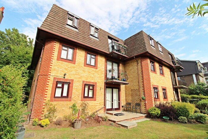 2 Bedroom Flat For Sale In Tudor Road, Beckenham, BR3