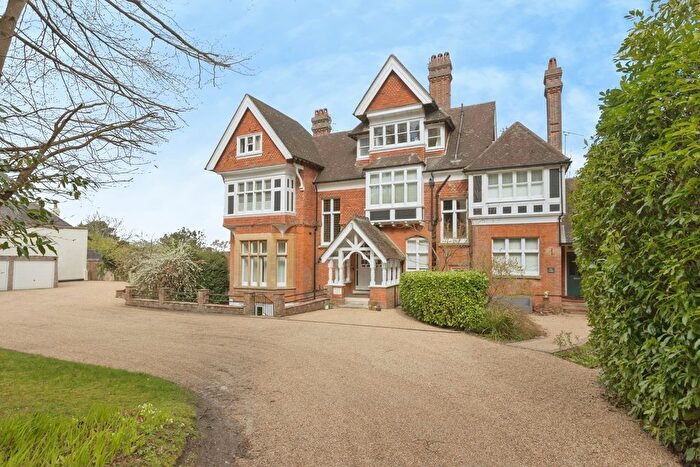 2 Bedroom Flat For Sale In Broadwater Down, Tunbridge Wells, Kent, TN2