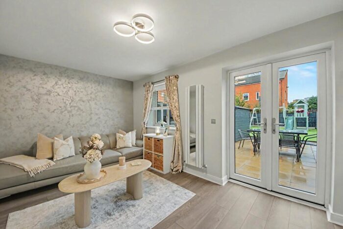 3 Bedroom End Of Terrace House For Sale In Landos Road, Manchester, M40