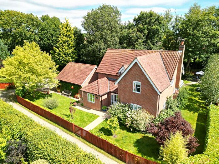 4 Bedroom Detached House For Sale In Pockthorpe Lane, Thompson, IP24