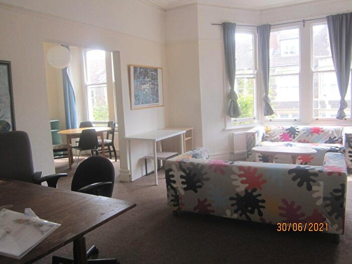 3 Bedroom Flat To Rent In Mortimer Road – First Floor Flat – Ref, BS8 - Photo 2