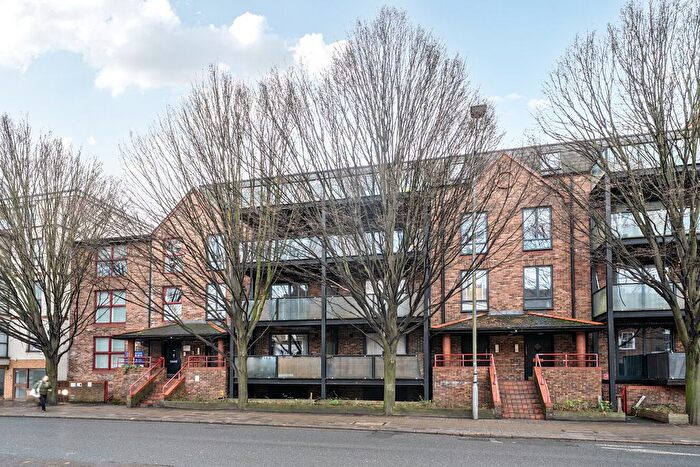 1 Bedroom Flat To Rent In London Road, Kingston Upon Thames, Surrey, KT2