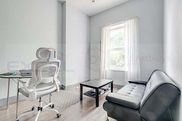 1 Bedroom Flat To Rent In Scotts Road, Shepherd's Bush, W12