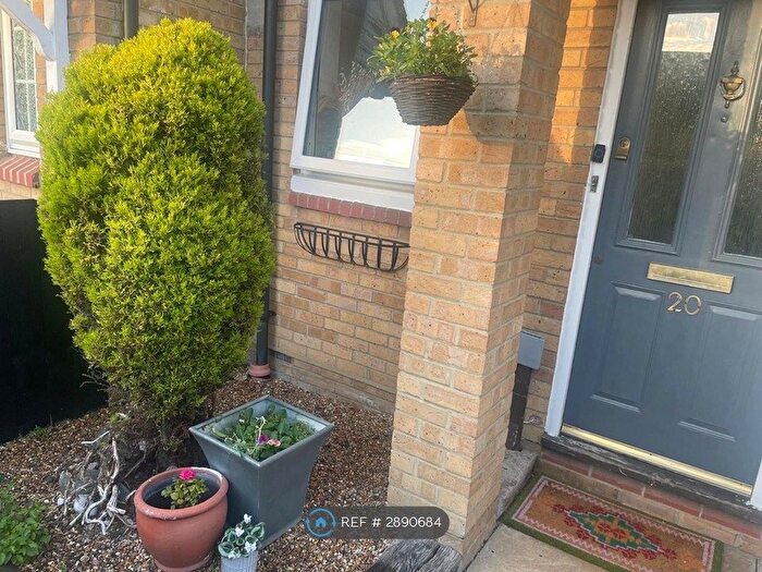 2 Bedroom Terraced House To Rent In Swallow Close, Chafford Hundred, RM16