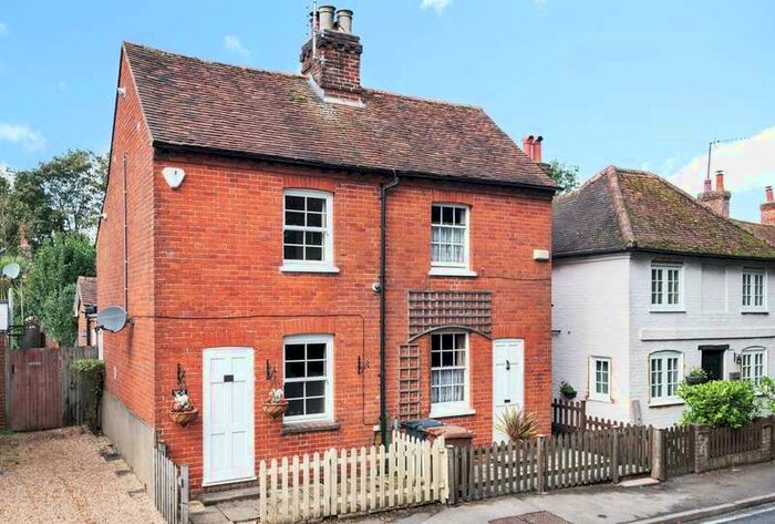 2 Bedroom Semi-Detached House For Sale In The Street, West Clandon, Guildford, GU4