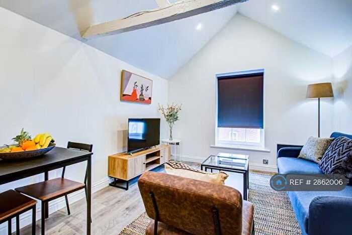 1 Bedroom Flat To Rent In High Street, Brentwood, CM14