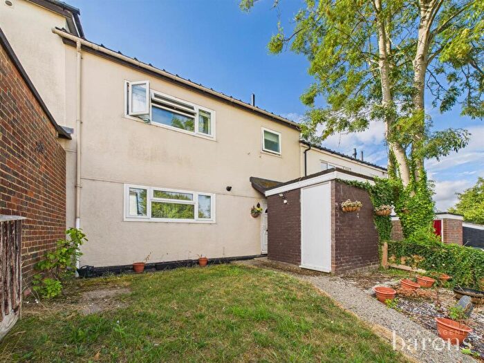 4 Bedroom Terraced House For Sale In Kenilworth Road, Basingstoke, RG23