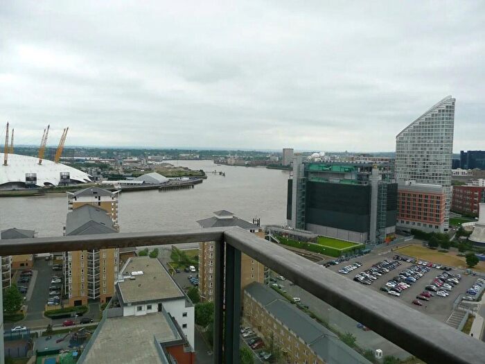 2 Bedroom Flat To Rent In Elektron Tower, Blackwall Way, Canary Wharf, E14
