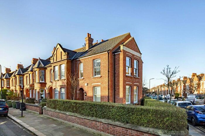 1 Bedroom Maisonette To Rent In Midmoor Road, Balham, SW12