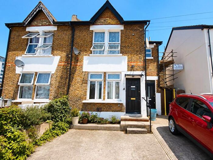 2 Bedroom Flat To Rent In Station Grove, Wembley, HA0